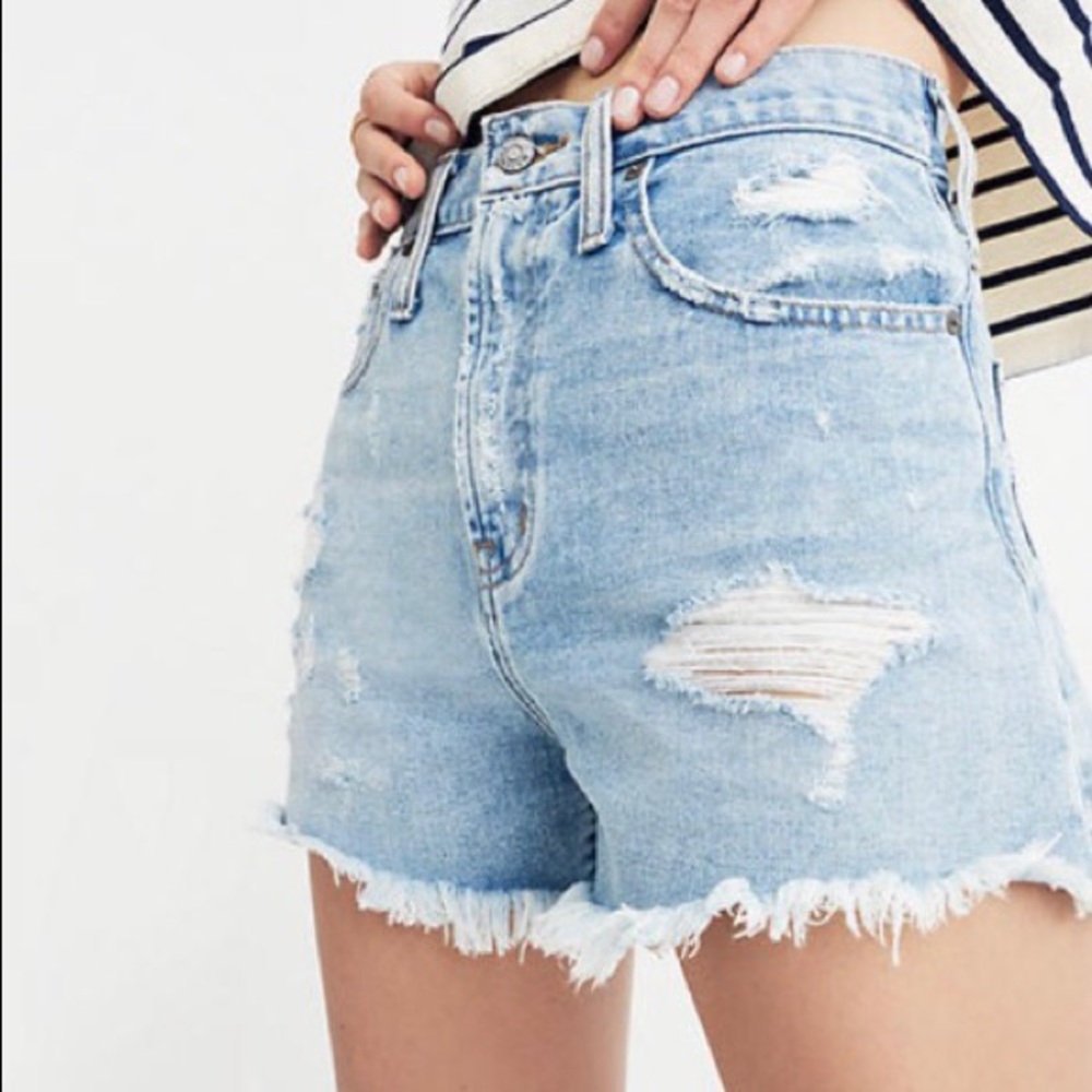 Madewell | Light Wash Distressed ‘Perfect Jean Short’ Denim Blue Jean Shorts